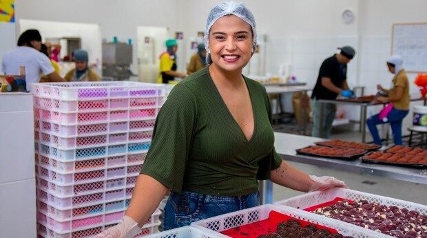 Empreendedora fatura R$ 14 milhões com franquia de cookies